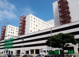 Asociaciones de pacientes con cáncer participan este lunes en una mesa redonda sobre salud en el Puerta del Mar