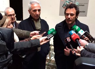 Visita del Consejero de Cultura al futuro museo del carnaval