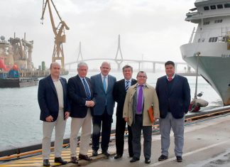 Visita de los presidentes de la CEC y empresas auxiliares a Navantia Reparaciones Cádiz