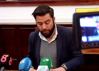 El ptvoz. del PSOE en Ayto. de Cádiz, Fran González, presenta las propuestas al borrador de presupuestos