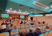 Asociaciones de pacientes y sanitarios de Campo de Gibraltar abordan la mejora de la atención a la población