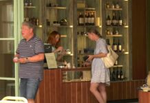 El turismo emplea en Chiclana a más de 3.000 personas en abril, unas 400 más que en 2025