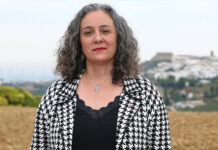 Por Andalucía critica que la Junta contrate 117 capellanes en hospitales «mientras las listas de espera crecen»