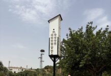 El Ayuntamiento de El Bosque instala dos torres de biodiversidad para reforzar el control del mosquito del Nilo