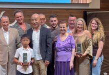 Chiclana reconoce a Peluquería Francy, Bar Casa Adolfo, Sushi Panda y Frutos Secos R. Rosa con motivo del Día Mundial del Turismo