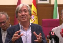 El Salón de Plenos se transforma con 19 frescos sobre espacios, costumbres o momentos históricos de Chiclana